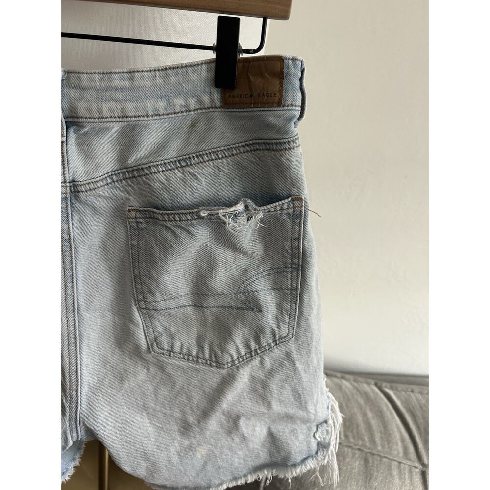 American Eagle Baggy Mom Denim Short 12 Ripped Light Wash - Picture 7 of 16